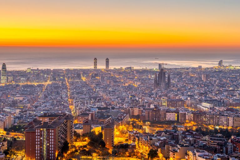 Vistas de la ciudad de Barcelona en Cataluña, España.
